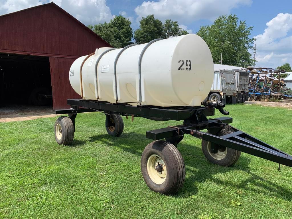 1000 Gallon nurse tank