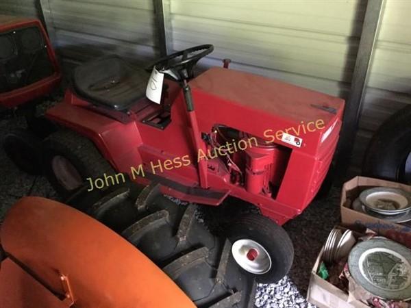 Wheel Horse Garden Tractor