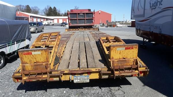 2001 Eager Beaver Tri-Axle Trailer