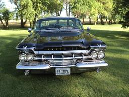 1959 Chrysler Imperial 2-door sedan