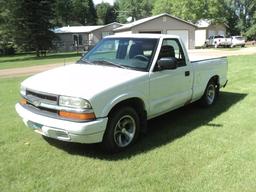 2000 Chevrolet S10 LS reg. cab pickup, 2.2L