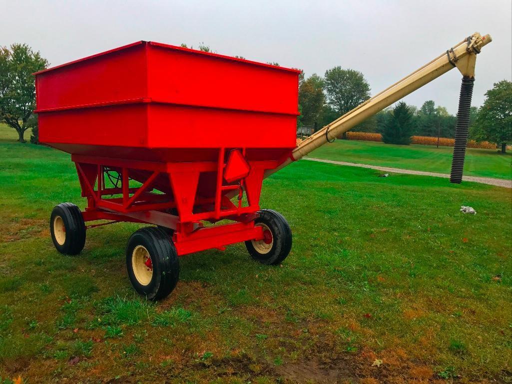 Gravity Wagon w/ Unload Auger