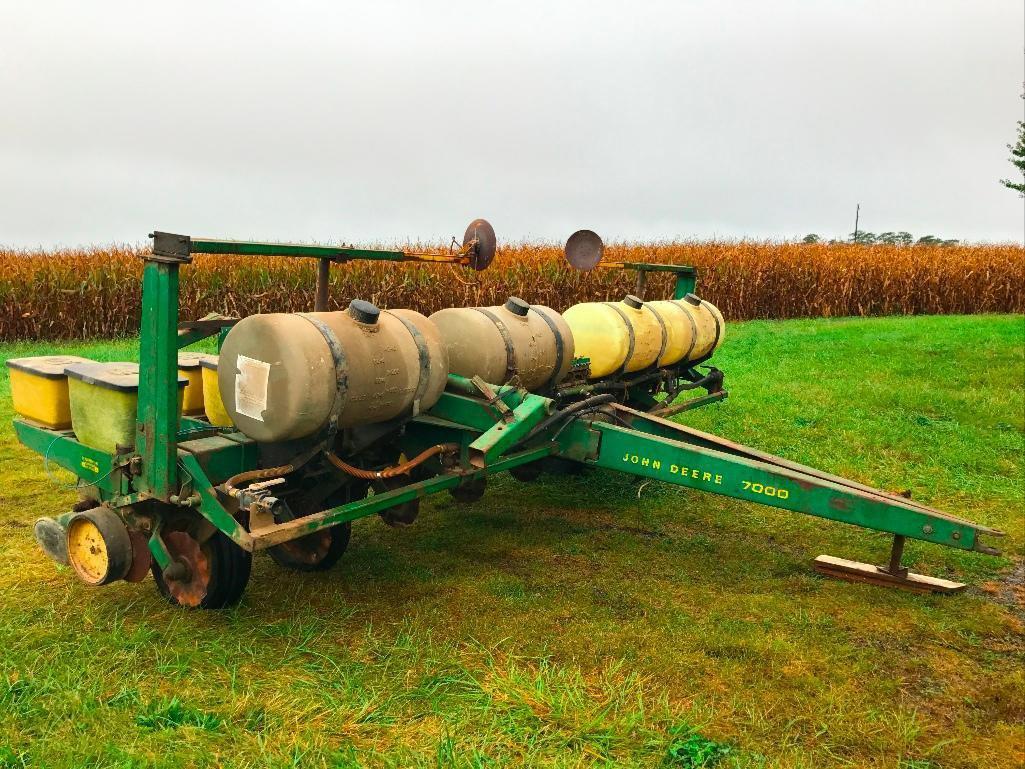 John Deere 7000 8 Row Narrow Planter