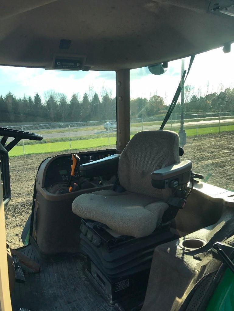 '06 John Deere 7720 Tractor