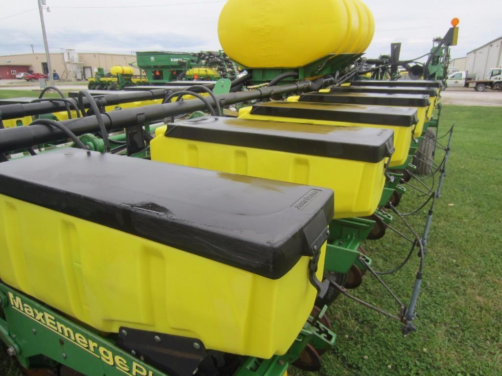 2004 John Deere 1770NT Planter