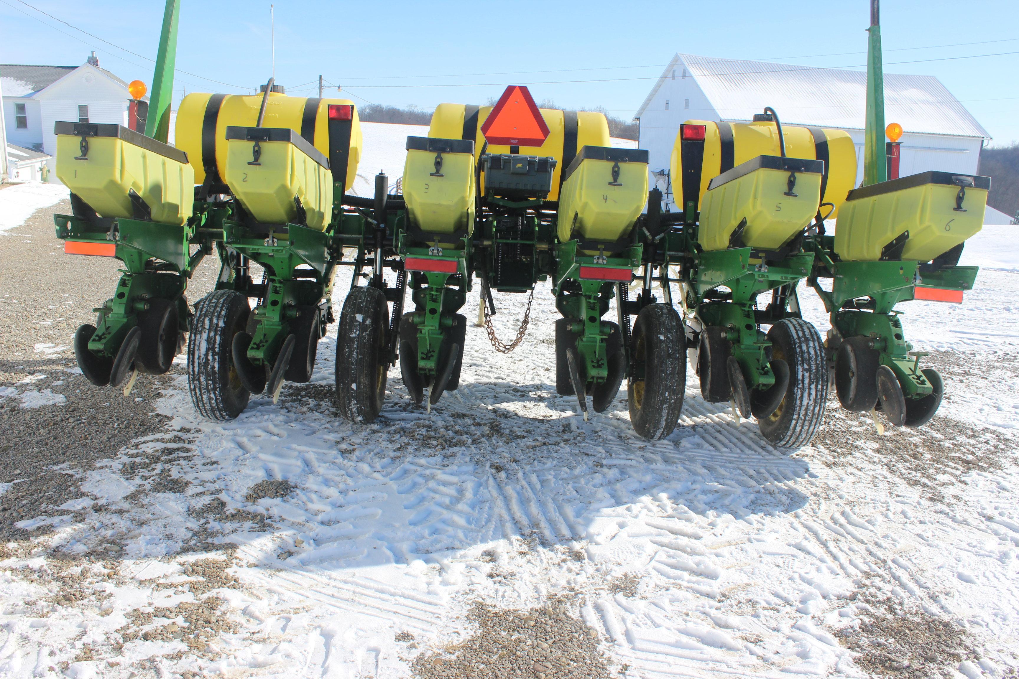 John Deere 1750 6X30 Max Emerge Corn Planter