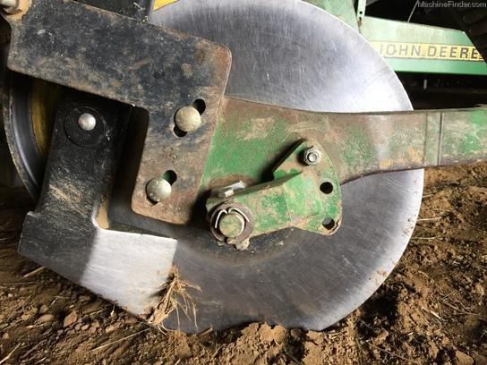 John Deere 1750 6RN Corn Planter