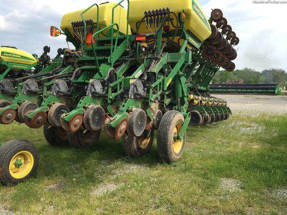 John Deere 1790 Corn Planter