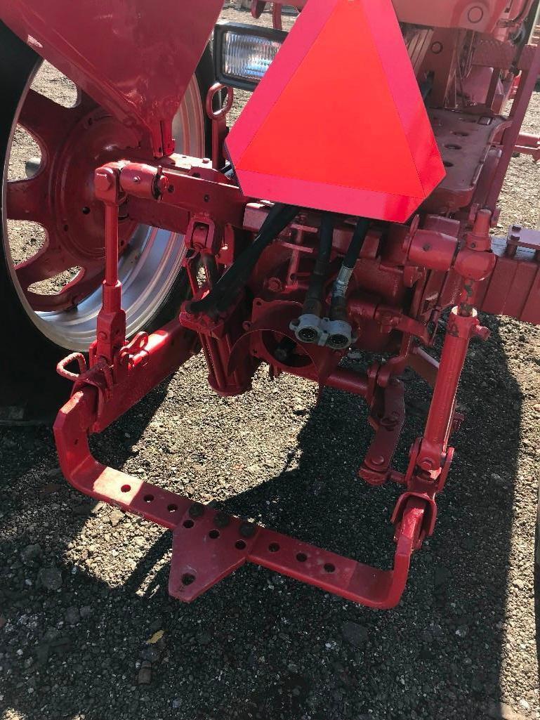 560 Farmall WIDEFRONT