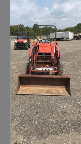 '04 AGCO STX 35 w/ Loader