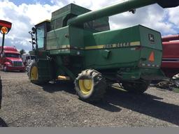 John Deere 7720 Combine