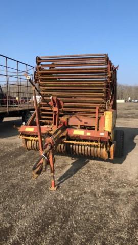 New Holland 850 Round Baler