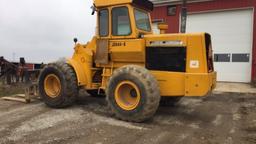 John Deere 644-B Loader