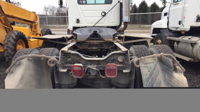 1999 Mack CH600 Diesel Semi Tractor