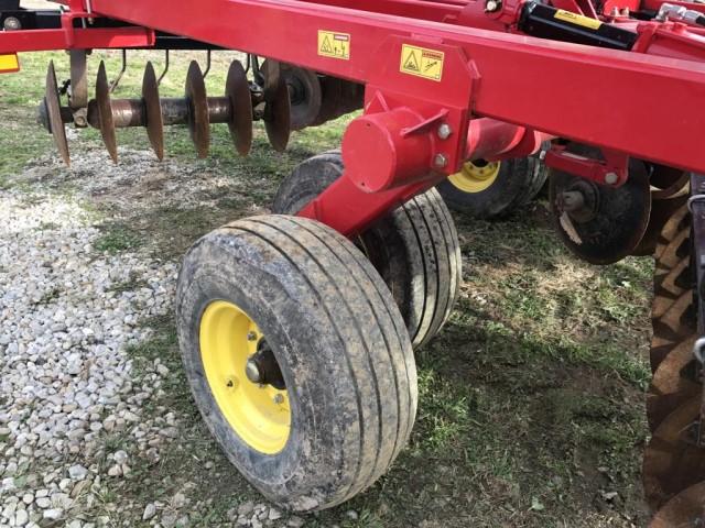 Sunflower 1435 26’ transport disc