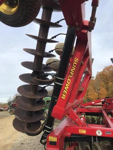 Sunflower 1435 26’ transport disc