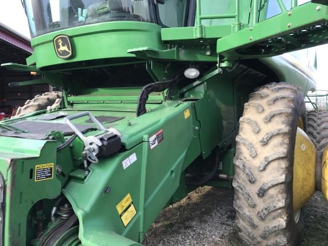 sharp John Deere 9670 STS Combine