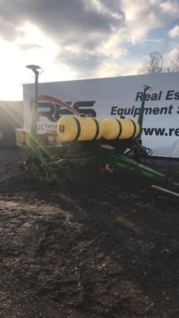 John Deere 7200 No Till 4 row 36 corn planter