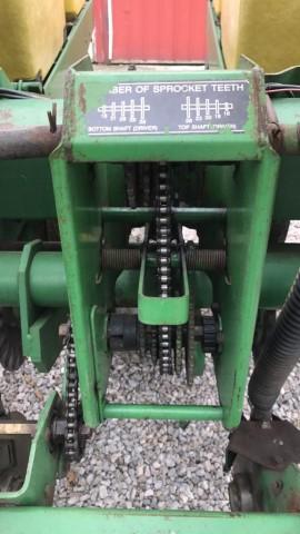 Sharp John Deere 7200 Max Emerge II Corn Planter