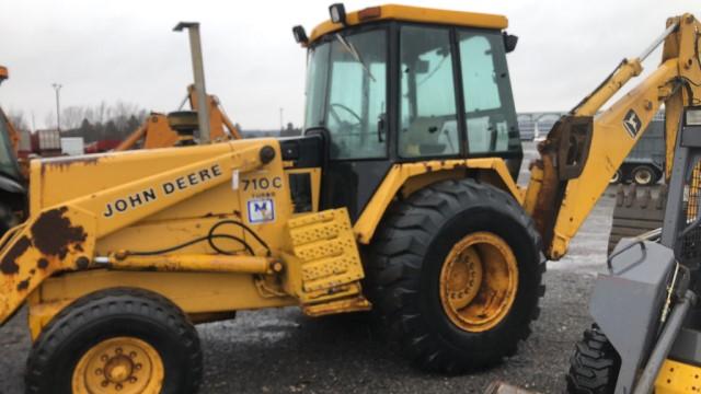 1990 John Deere 710C Loader Backhoe w/ Ext-A-Hoe