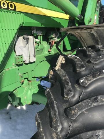 '01 John Deere 8400 Tractor w/ 840 JD Loader