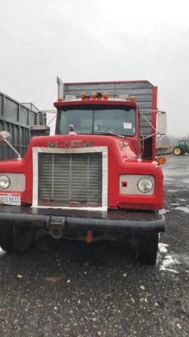 '87 Mack R60 Tandem Axle