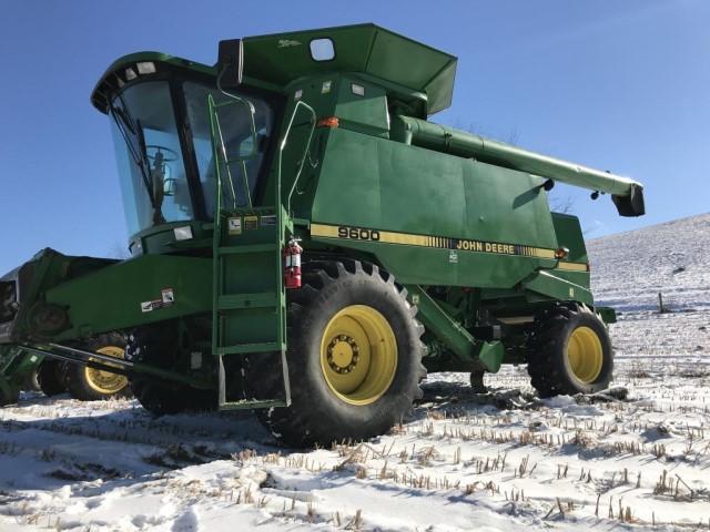 1992 John Deere 9600 combine