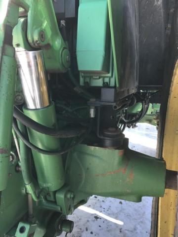 2004 John Deere 7420 Tractor