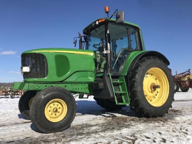 2004 John Deere 7320 Tractor