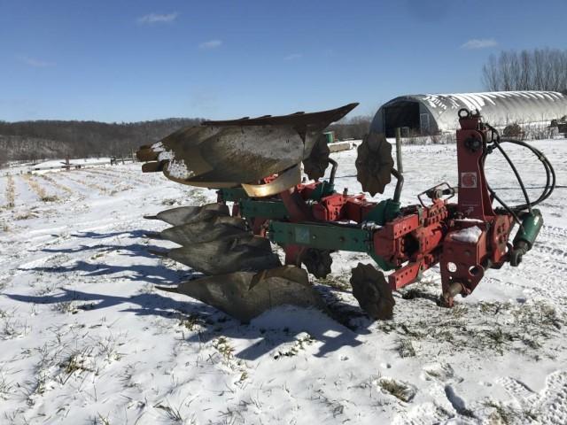 Kverneland ES95 4 bottom 3pt rollover plow