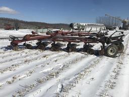 IH 735 semi-mounted 5 bottom plow