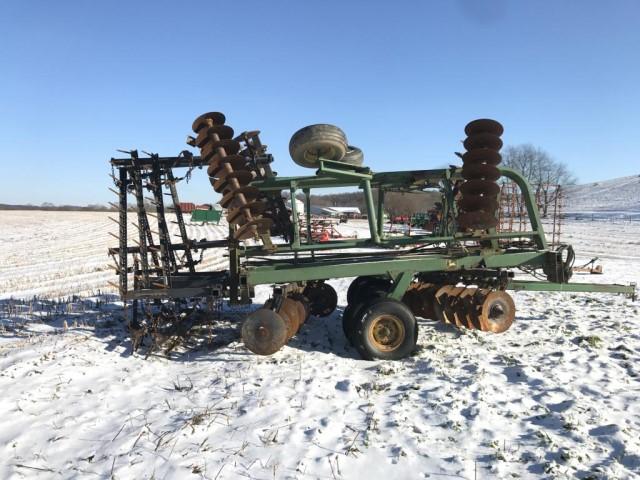 John Deere 230 23' transport disc, 3 bar harrow