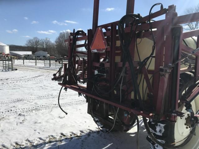 Hardi 2400 pull-type sprayer, 60' hydraulic booms