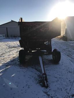 Ficklin 185 gravity wagon on Kory 6872 gear