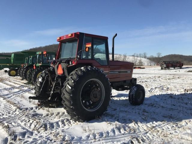 1984 IH 5288 Tractor