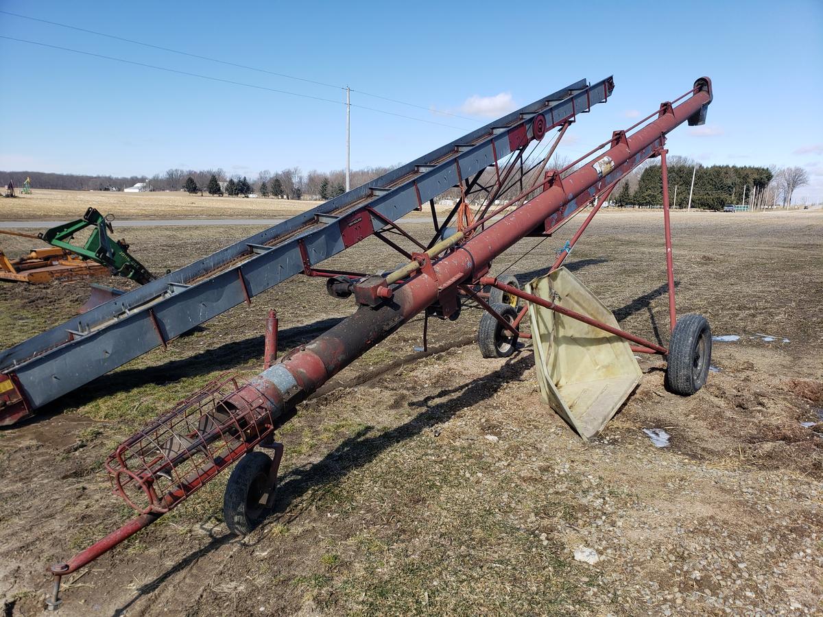 Hutchison 8x30 transport pto loading auger