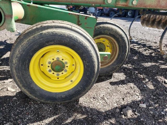 John Deere 726 18' Field Finisher