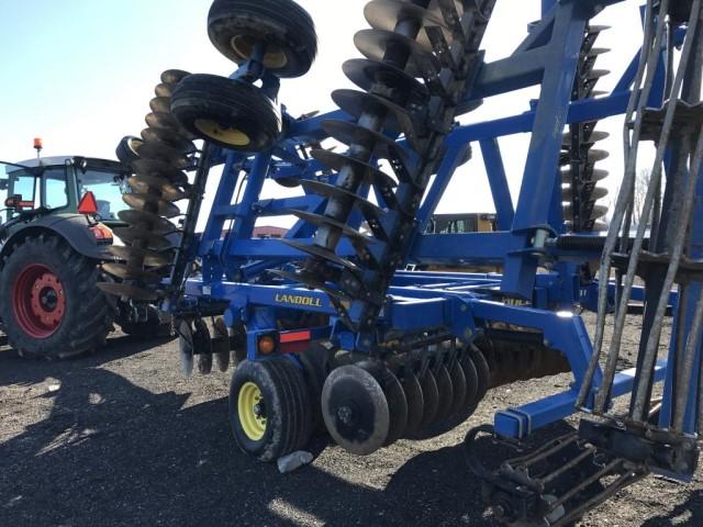 Landoll 7430 Vertical Tillage Tool