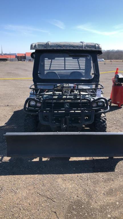 John Deere 825I Gator