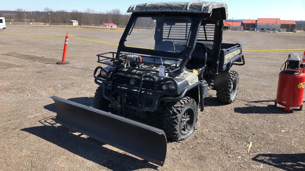 John Deere 825I Gator