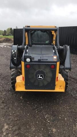 John Deere 320 E skid steer