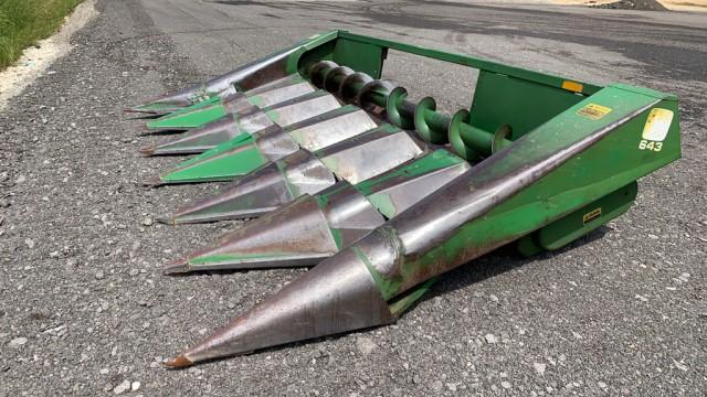 John Deere 643 Corn Head