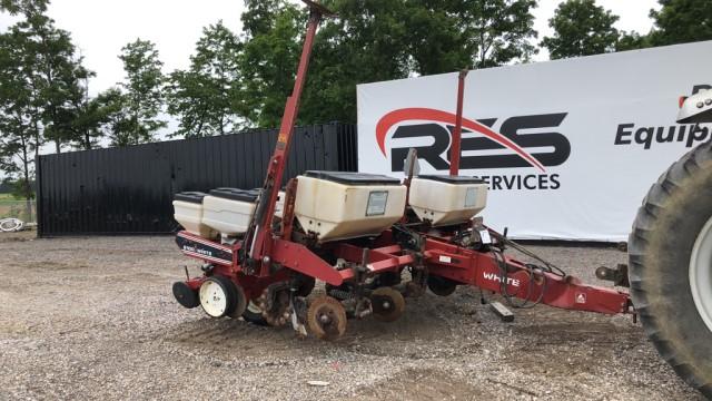 1994 White 6100 Planter