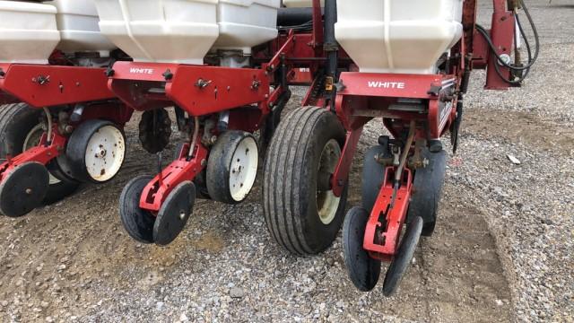 1994 White 6100 Planter