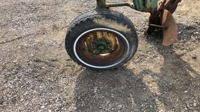 John Deere 5 bottom plow