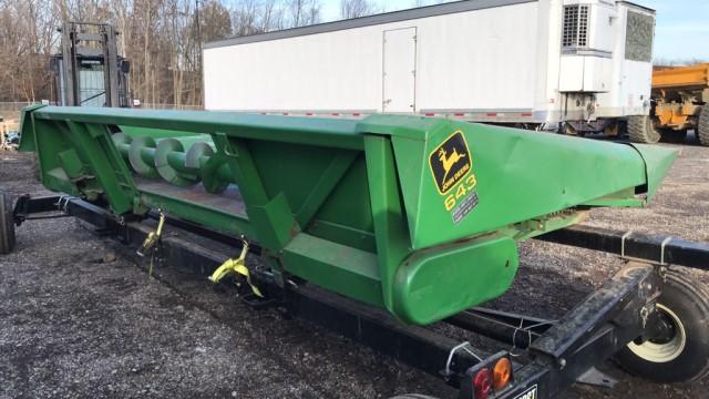 John Deere 643 6R30 Corn head