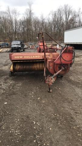 New Holland 268 Square Baler w/ Kicker