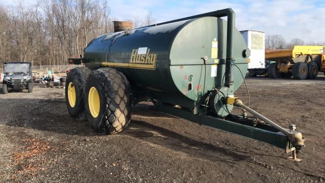 Husky 4000 gal Manure tank