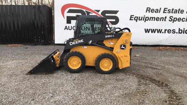 John Deere 316R Skid Loader