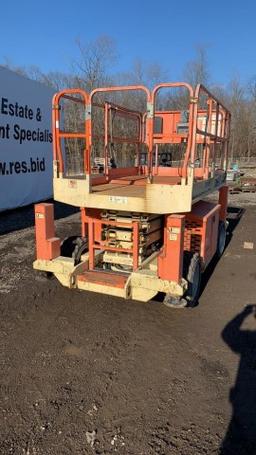 JLG 260 MRT Scissor Lift